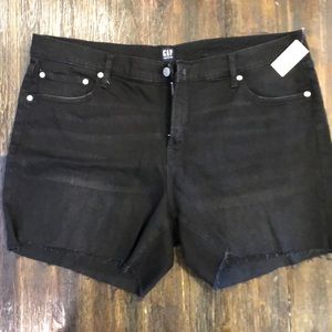 NWT Women’s Gap Black Jean 5” denim shorts 34